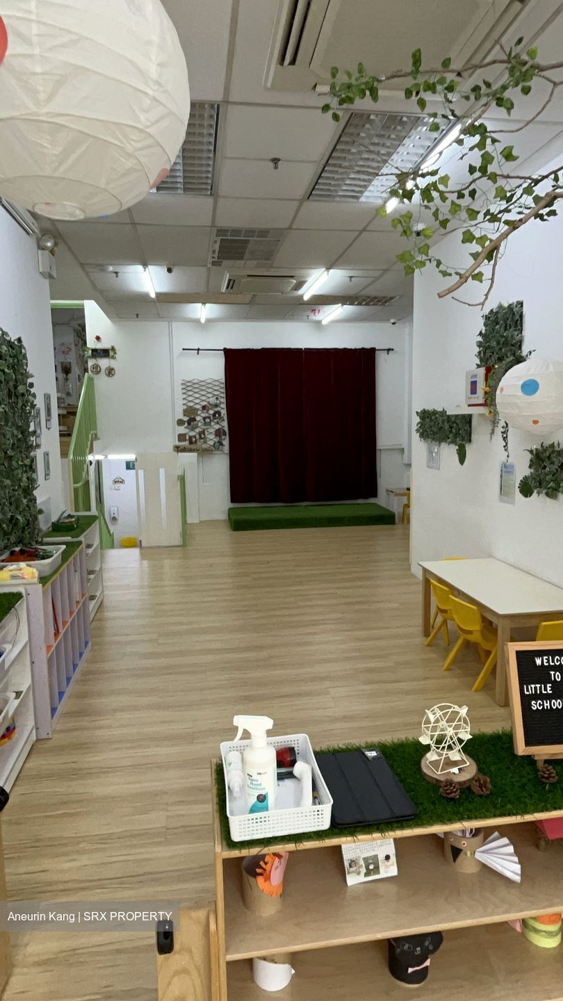 Kingston Terrace (D14), Retail #478668091